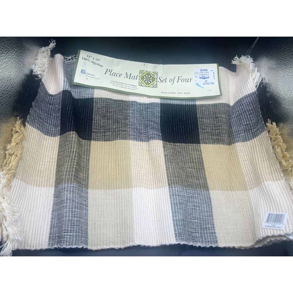 Chesapeake Merchandising Inc 100% Algodon Set Of 4 Placemats RN#94438 13'' 19*''